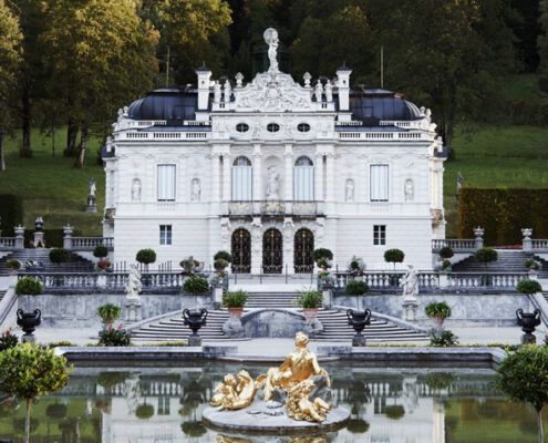 Linderhof Palace private day tour from Munich